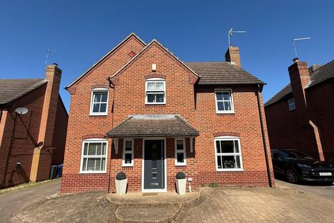 Wake Way, Grange Park NN4