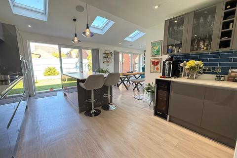 4 bedroom detached house for sale, Wake Way, Grange Park NN4