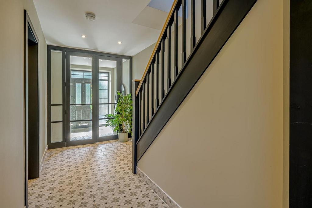 Entrance Hallway 1