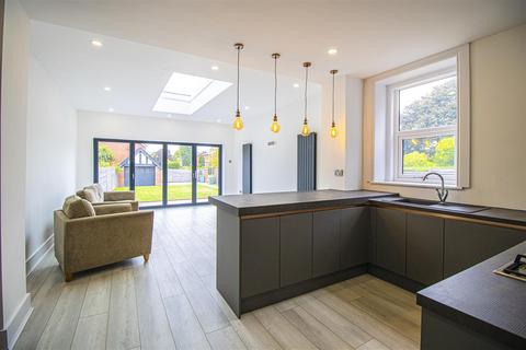 4 bedroom semi-detached house for sale, 4-Bed Semi-Detached House for Sale on Ribbleton Avenue, Preston
