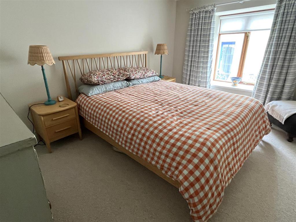 Bed1.JPG