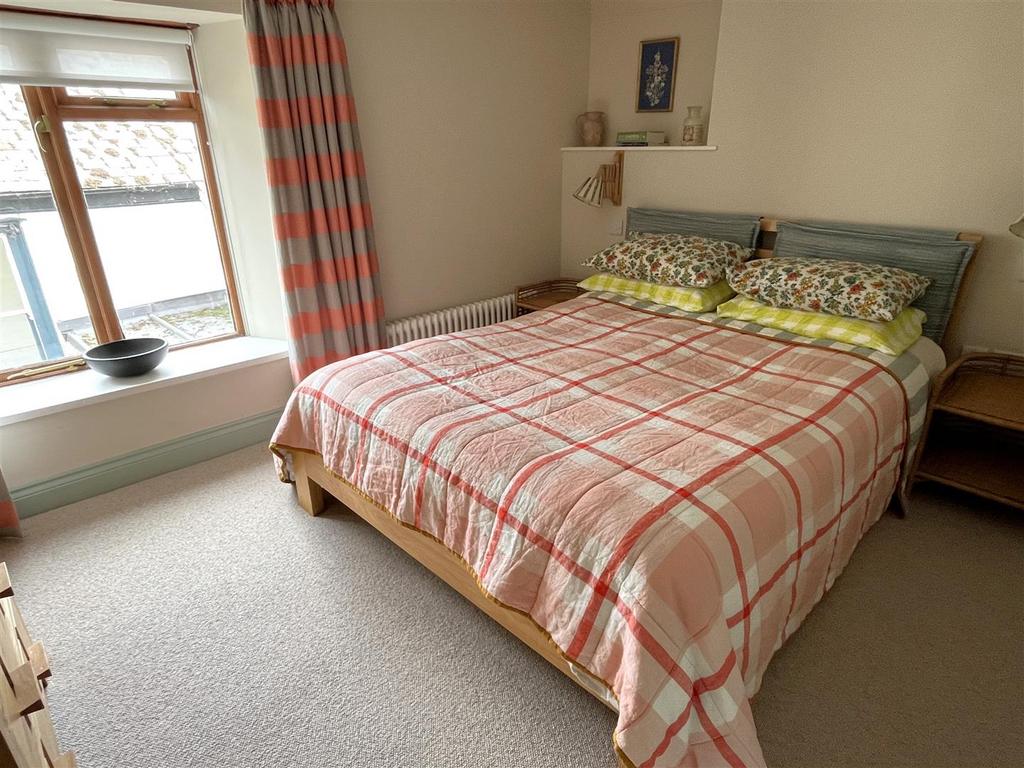 Bed2.JPG