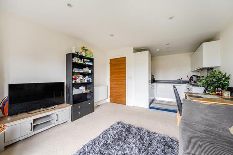 1 bedroom flat for sale, Henry Court, Stanmore HA7