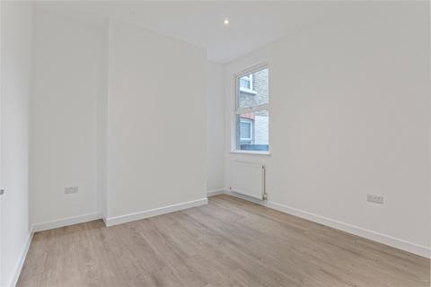 2 bedroom maisonette for sale, Leverson Street, Furzedown, SW16
