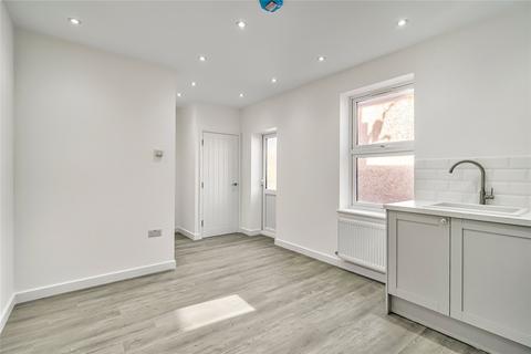 3 bedroom maisonette for sale, Leverson Street, Furzedown, SW16