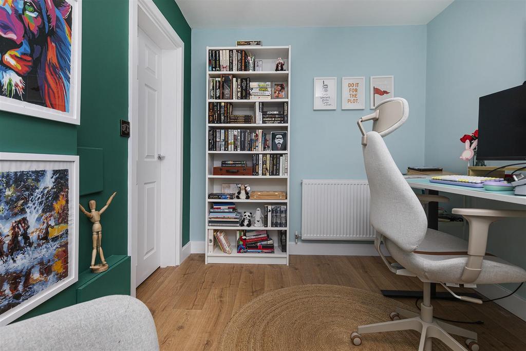 Bramleys Estate Agents - The Fairway - Fixby (59).