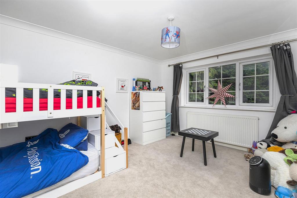 Bramleys Estate Agents - The Fairway - Fixby (48.)