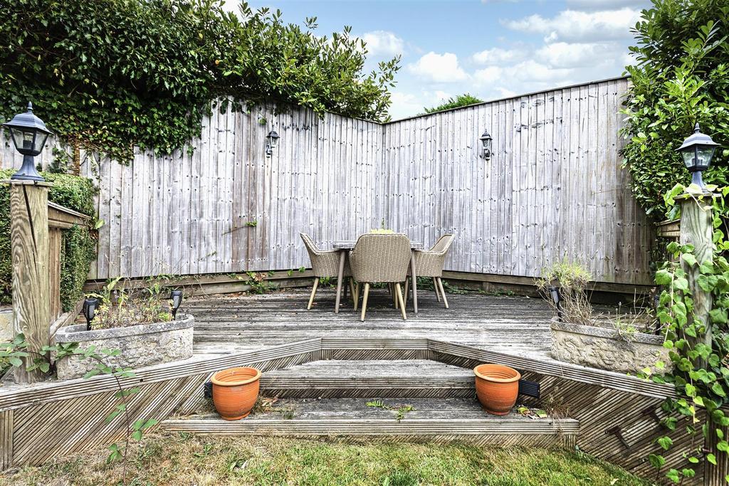 Bramleys Estate Agents - The Fairway - Fixby (70.)