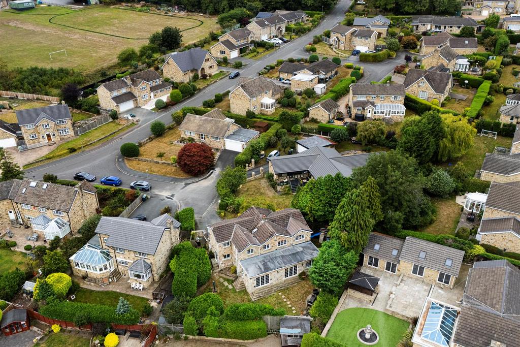 Bramleys Estate Agents - The Fairway - Fixby (78.)