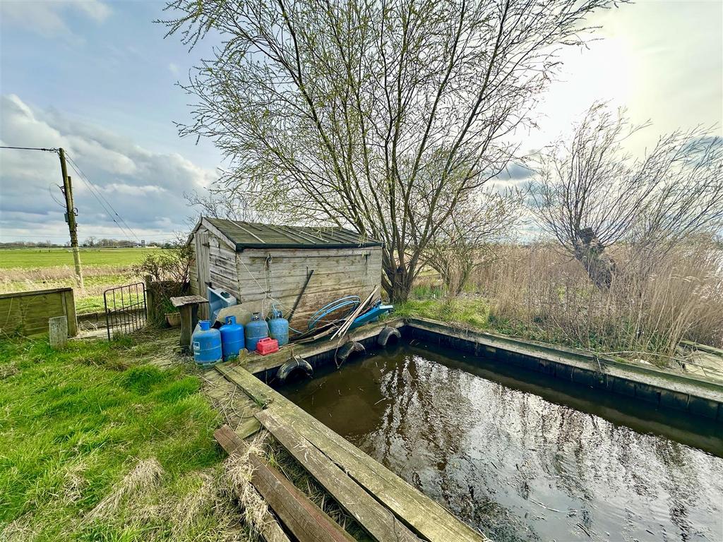 Mooring dock.JPEG