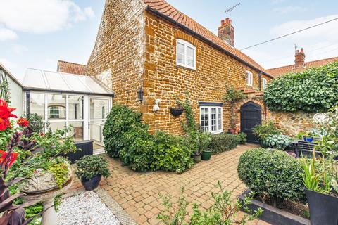 undefined, Chain Free in Snettisham