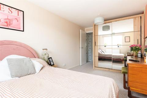 37 Gothic Way, Arlesey, SG15 6TP