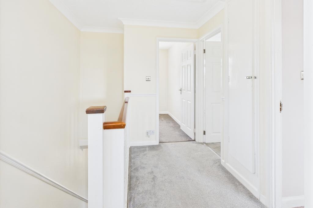 Ewe Move Spalding - Landing