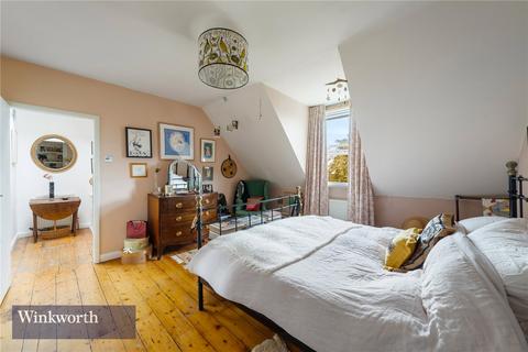 28c Petherton Road, London, N5 2RE