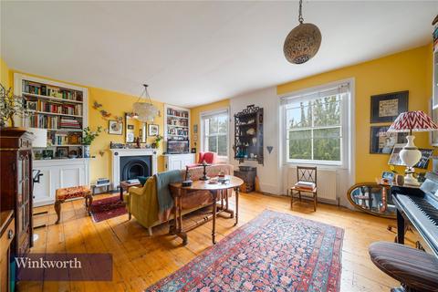 28c Petherton Road, London, N5 2RE