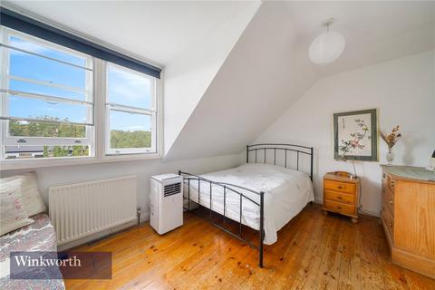 28c Petherton Road, London, N5 2RE
