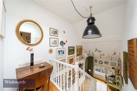 28c Petherton Road, London, N5 2RE