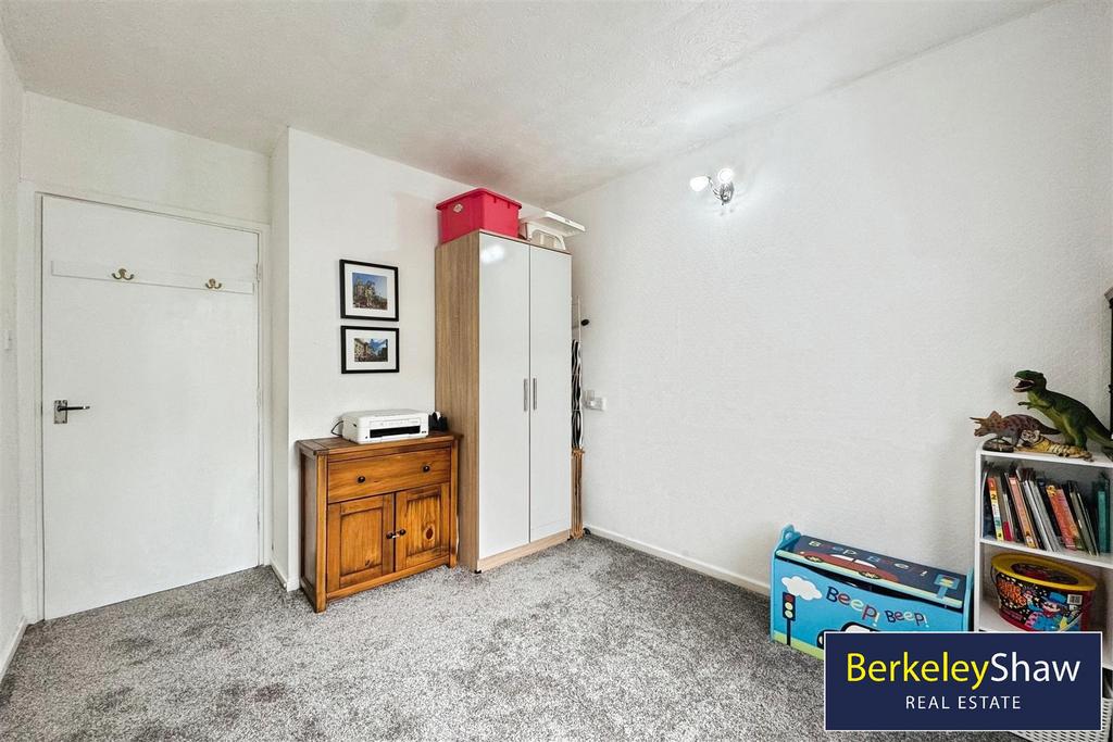 Bedroom 2 (2)