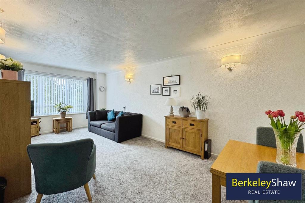 Living/dining room