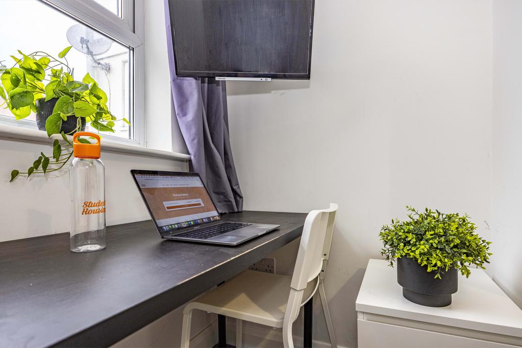 2 Cranmer Grove-8.jpg