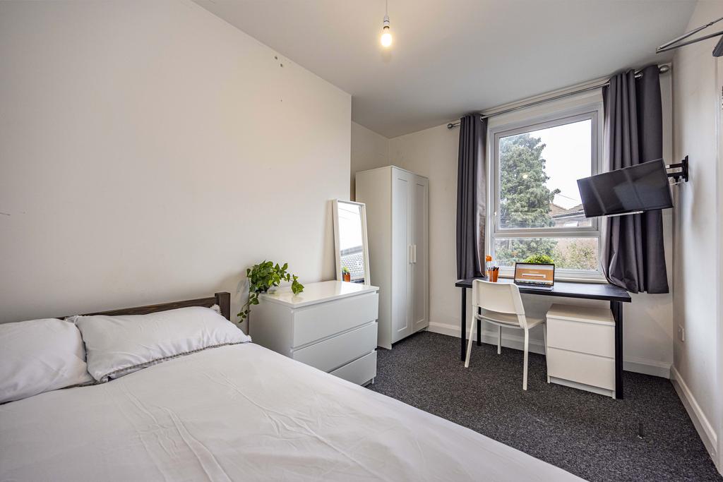 2 Cranmer Grove-12.jpg
