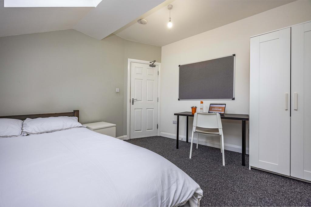 2 Cranmer Grove-14.jpg