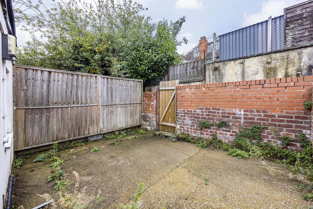 2 Cranmer Grove-21.jpg