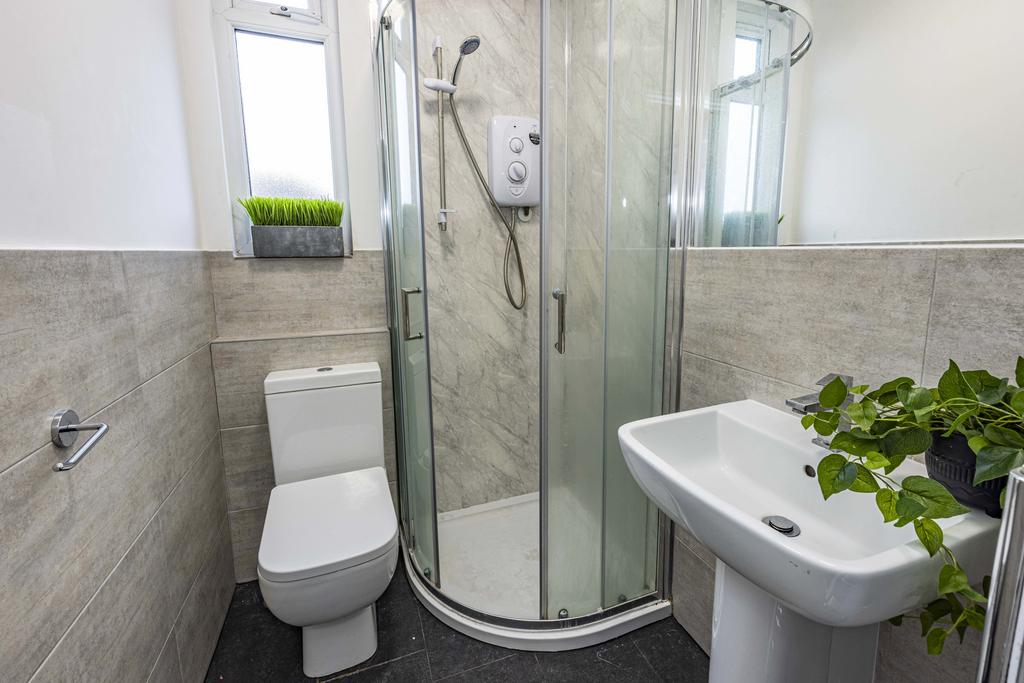 2 Cranmer Grove-15.jpg