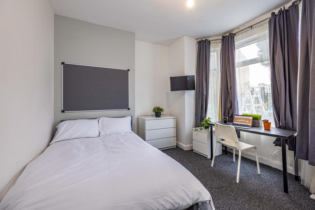 2 Cranmer Grove-1.jpg