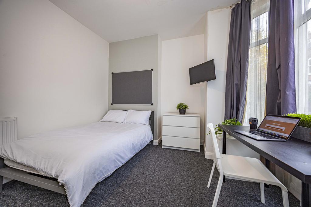 2 Cranmer Grove-2.jpg