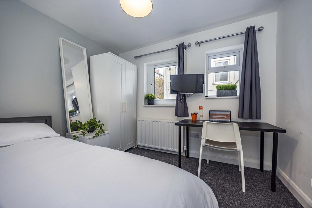 2 Cranmer Grove-3.jpg