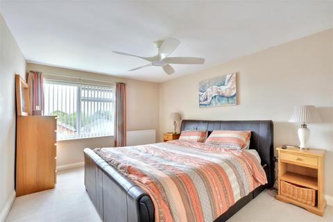 3 bedroom detached house for sale, Weaverthorpe Road, Woodthorpe, Nottingham