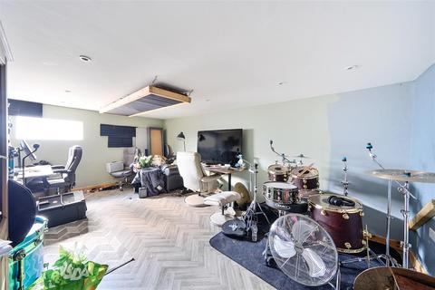 undefined, Ffordd Talfan, Gorseinon, Swansea
