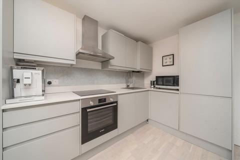 2 bedroom flat for sale, Willcott Road, London W3