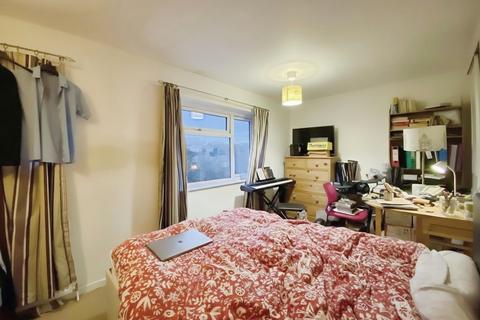 2 bedroom semi-detached house to rent, Evenlode, Banbury OX16