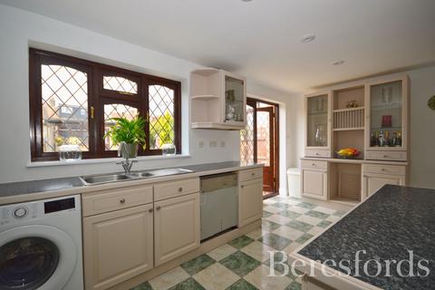 3 bedroom terraced house for sale, Laurel Crescent, Rush Green, RM7