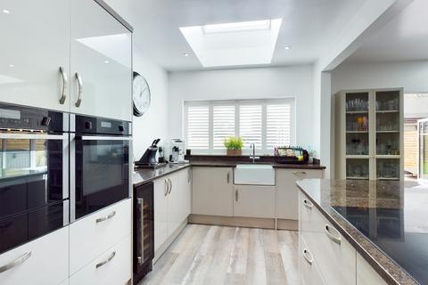 9 Central Road, Portsmouth, PO6 1QE