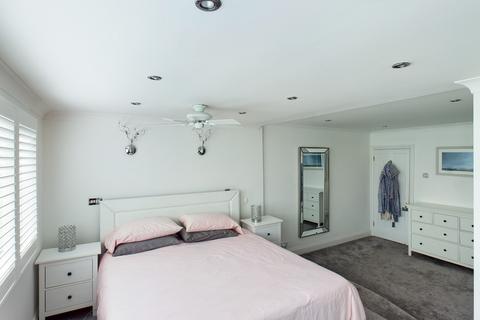 9 Central Road, Portsmouth, PO6 1QE