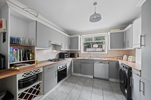 undefined, Warren Avenue, Bromley