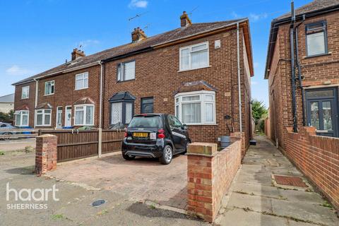 2 bedroom end of terrace house for sale, Cecil Avenue, Sheerness
