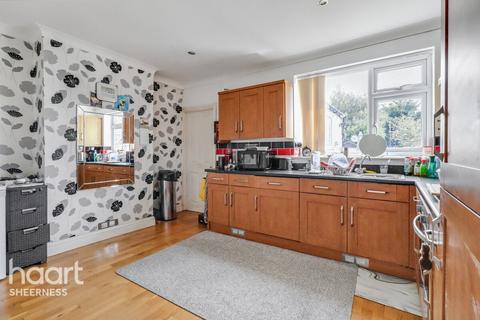 2 bedroom end of terrace house for sale, Cecil Avenue, Sheerness