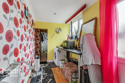 2 bedroom end of terrace house for sale, Cecil Avenue, Sheerness