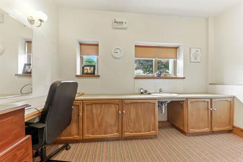 4 bedroom end of terrace house for sale, Ings Hall Farm, Whitehall Road, Leeds