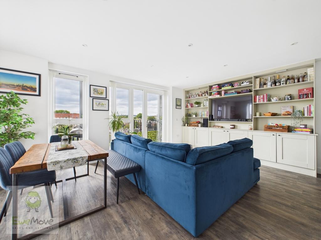 Corys Road, Rochester, ME1 1GS 2 bed penthouse - £315,000