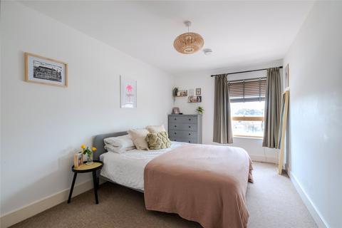 2 bedroom apartment for sale, Streatham High Road, London SW16