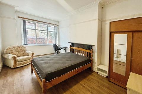 4 bedroom terraced house to rent, Harley Avenue, Manchester, Greater Manchester, M14