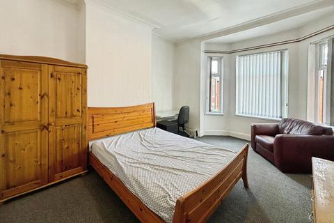 4 bedroom terraced house to rent, Harley Avenue, Manchester, Greater Manchester, M14