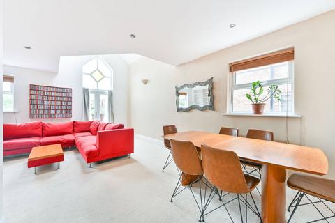 3 bedroom flat for sale, Shoot Up Hill, West Hampstead, London, NW2
