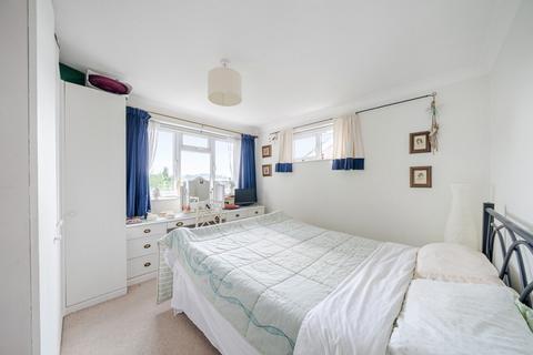undefined, Windermere Gardens, Hampshire SO24