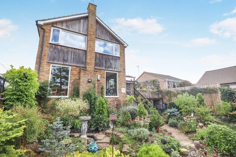 3 bedroom detached house for sale, St. Marys Avenue, Rushden NN10